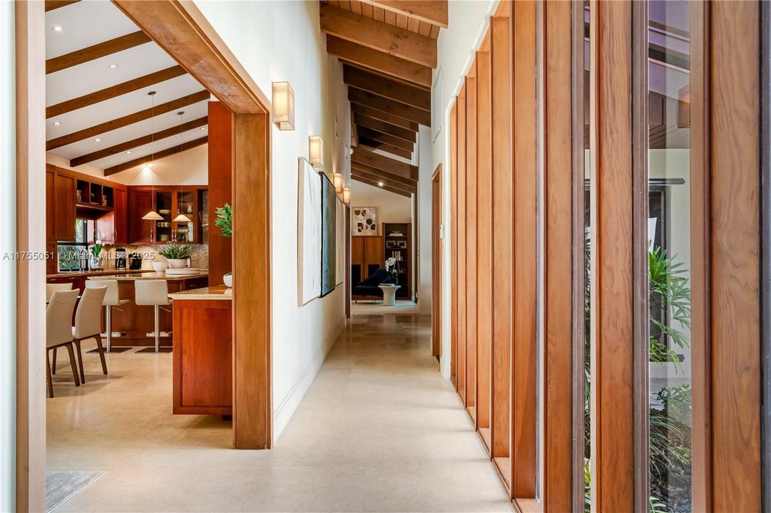 Recently Sold: $2,495,500 (4 beds, 3 baths, 2977 Square Feet)