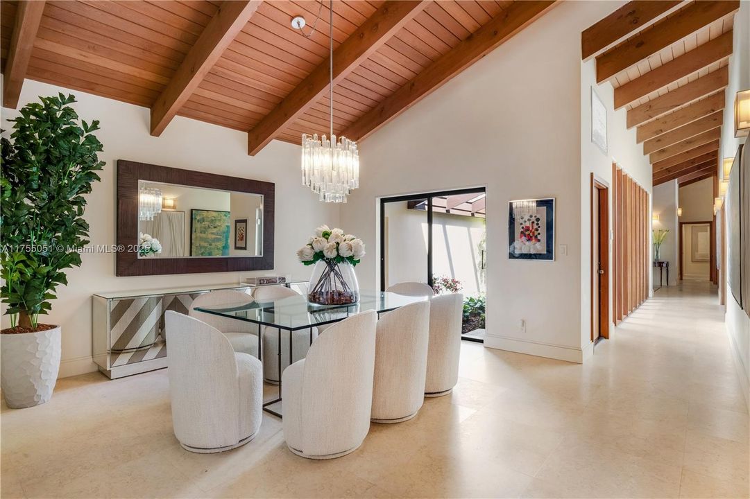 Recently Sold: $2,495,500 (4 beds, 3 baths, 2977 Square Feet)