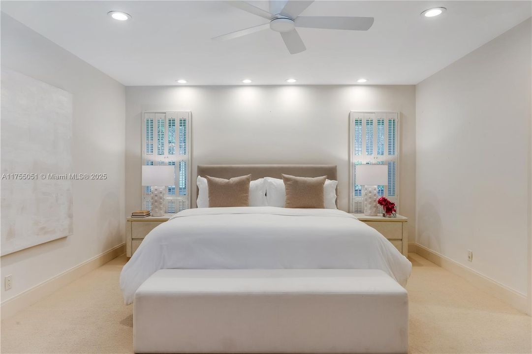 Recently Sold: $2,495,500 (4 beds, 3 baths, 2977 Square Feet)