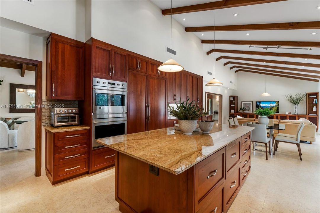 Recently Sold: $2,495,500 (4 beds, 3 baths, 2977 Square Feet)