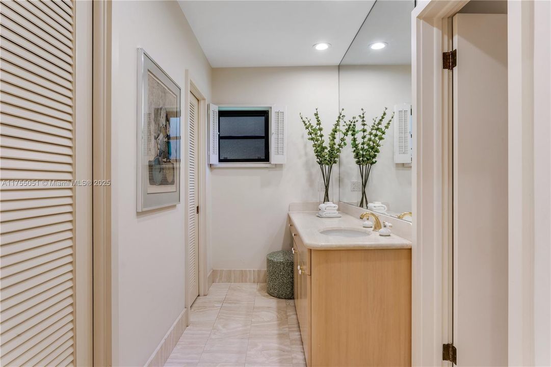 Recently Sold: $2,495,500 (4 beds, 3 baths, 2977 Square Feet)