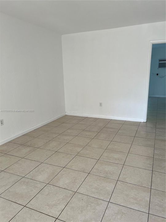 Vendido Recientemente: $180,000 (1 camas, 1 baños, 572 Pies cuadrados)