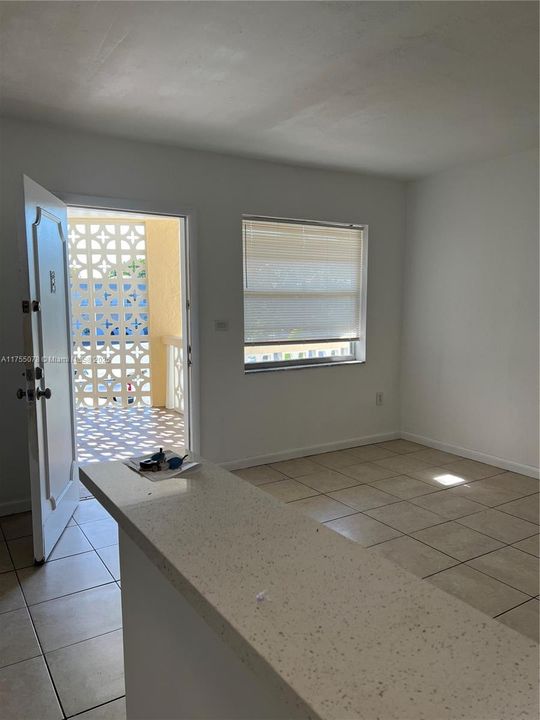 Vendido Recientemente: $180,000 (1 camas, 1 baños, 572 Pies cuadrados)
