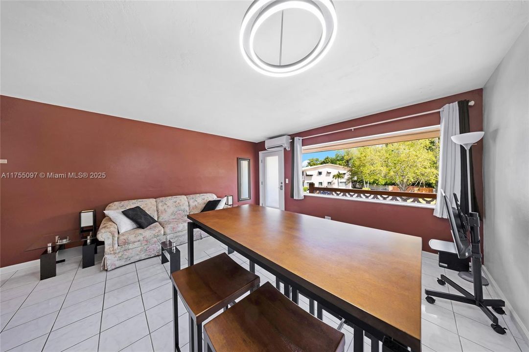 For Sale: $93,500 (1 beds, 1 baths, 625 Square Feet)