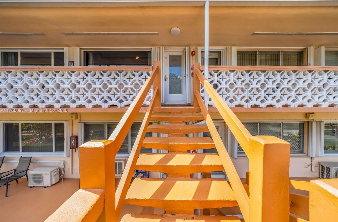 For Sale: $93,500 (1 beds, 1 baths, 625 Square Feet)