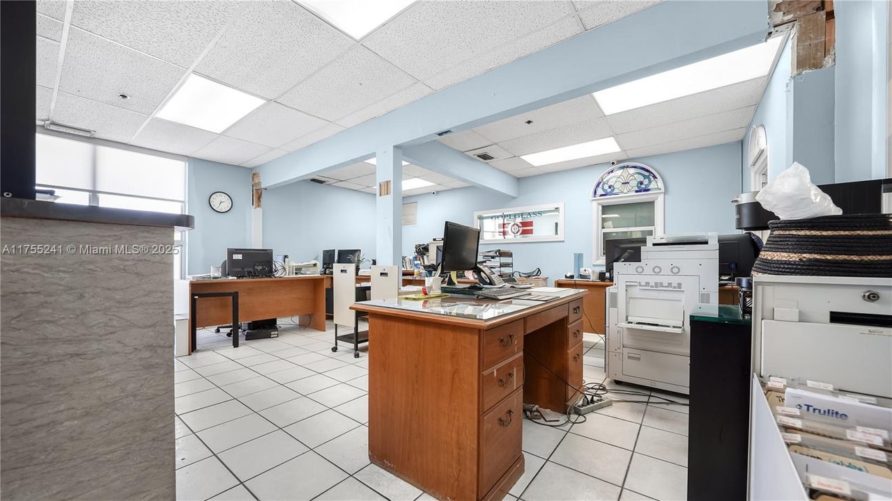 最近售出: $6,500,000 (0 贝兹, 0 浴室, 0 平方英尺)