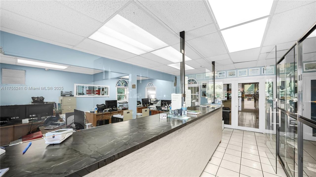 最近售出: $6,500,000 (0 贝兹, 0 浴室, 0 平方英尺)