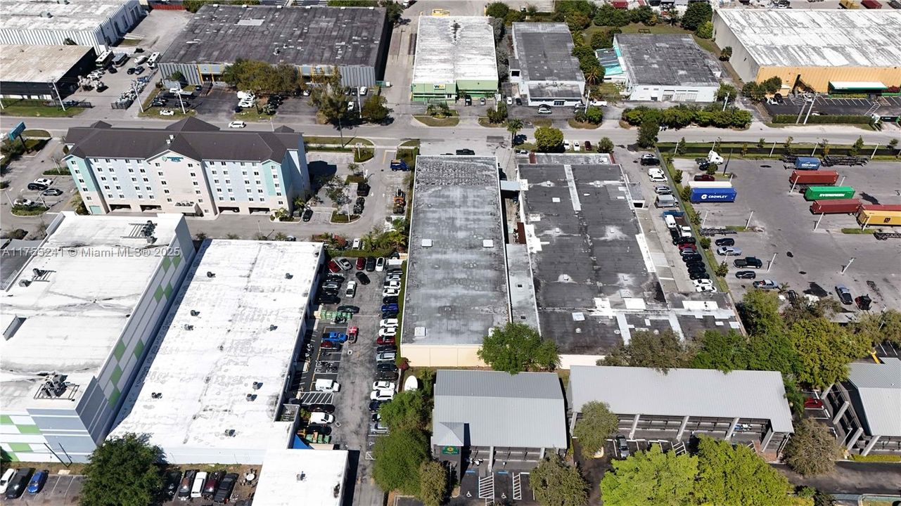 最近售出: $6,500,000 (0 贝兹, 0 浴室, 0 平方英尺)