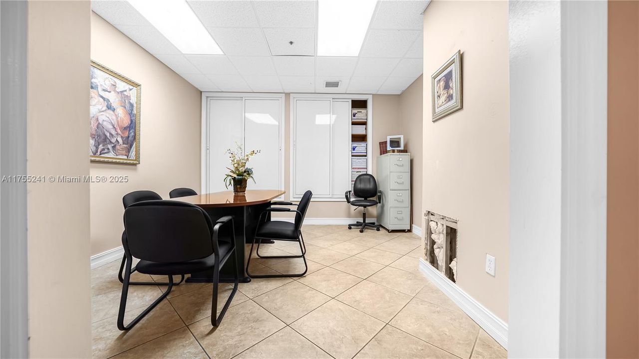 最近售出: $6,500,000 (0 贝兹, 0 浴室, 0 平方英尺)