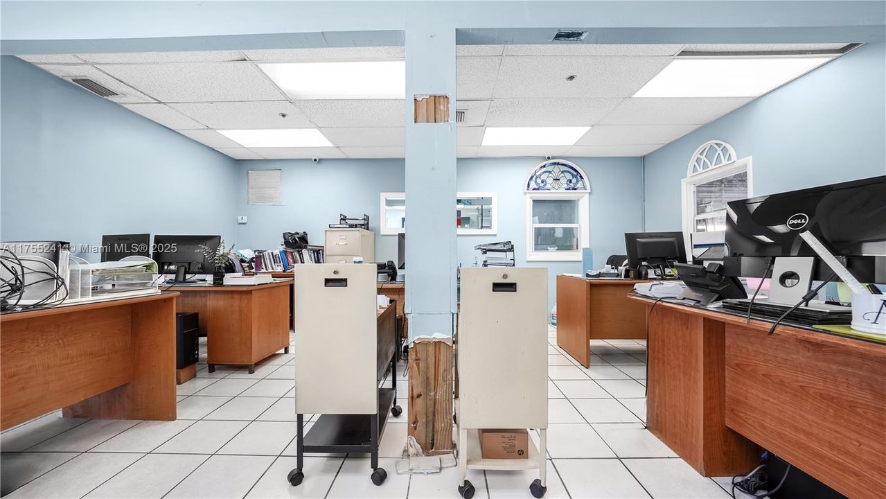 最近售出: $6,500,000 (0 贝兹, 0 浴室, 0 平方英尺)