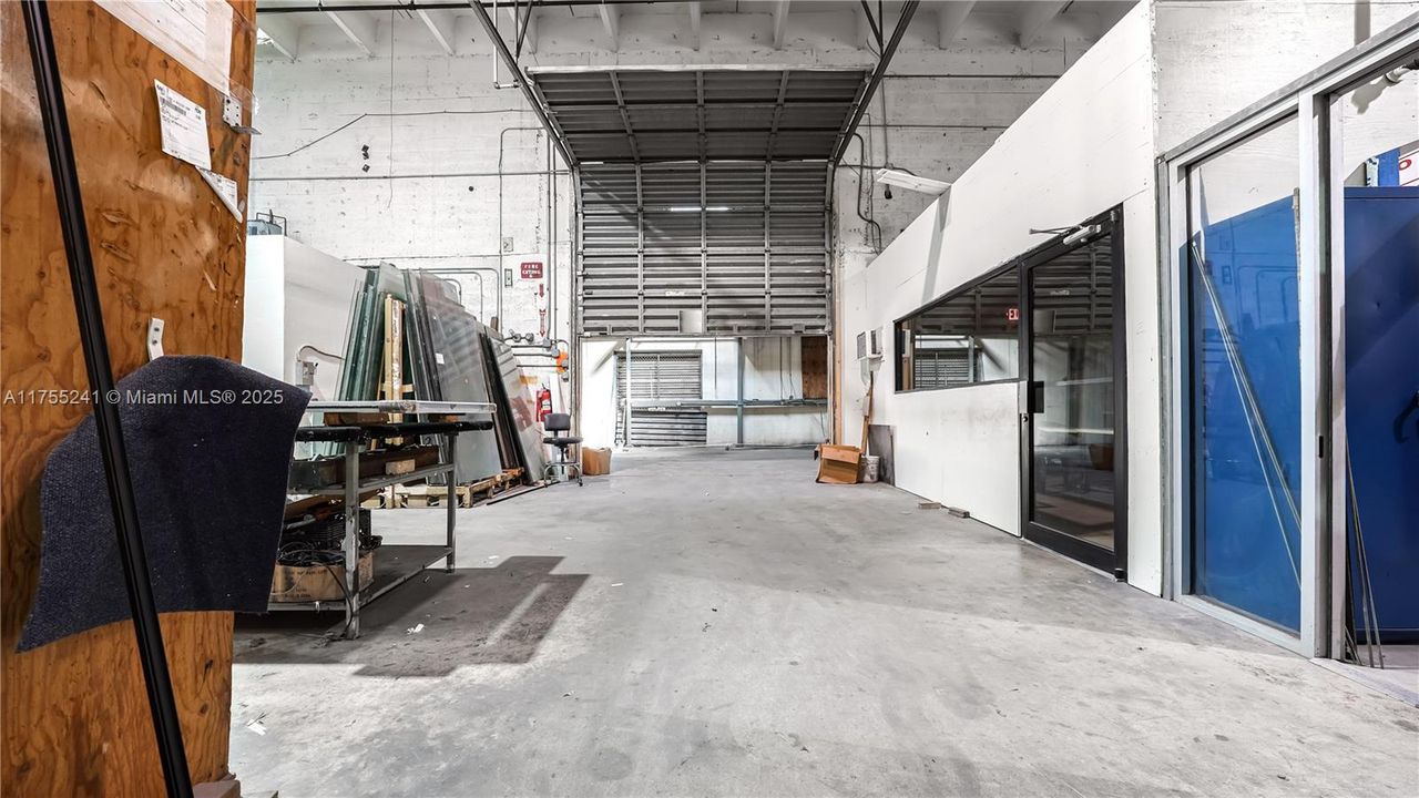 最近售出: $6,500,000 (0 贝兹, 0 浴室, 0 平方英尺)