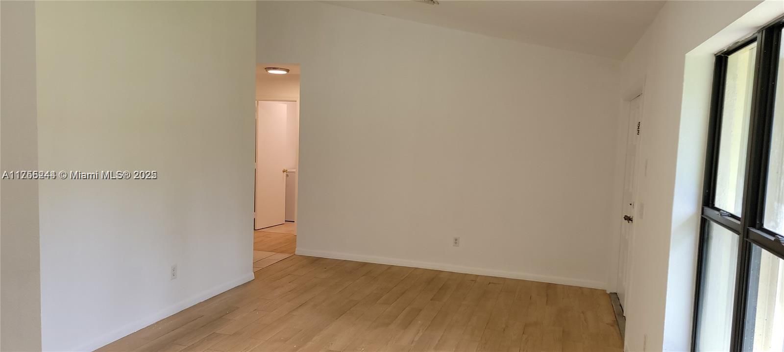 Недавно арендовано: $2,400 (3 спален, 2 ванн, 1758 Квадратных фут)