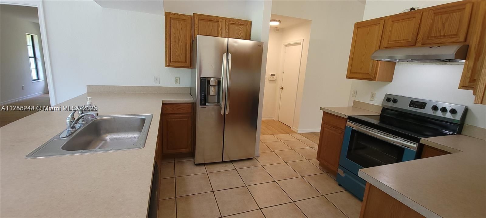 Недавно арендовано: $2,400 (3 спален, 2 ванн, 1758 Квадратных фут)