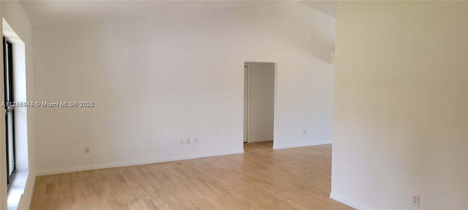 Недавно арендовано: $2,400 (3 спален, 2 ванн, 1758 Квадратных фут)