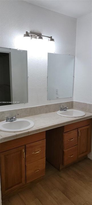 Недавно арендовано: $2,400 (3 спален, 2 ванн, 1758 Квадратных фут)