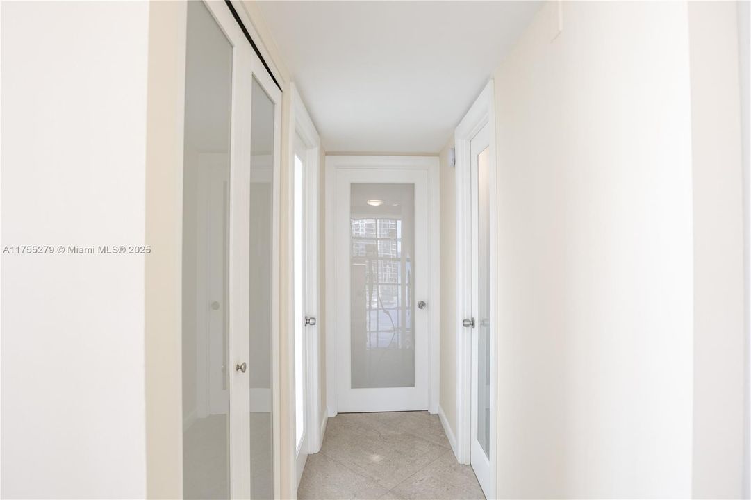 Recently Rented: $3,100 (2 beds, 2 baths, 1360 Square Feet)