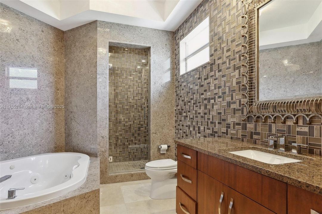 For Sale: $5,890,000 (7 beds, 8 baths, 9912 Square Feet)