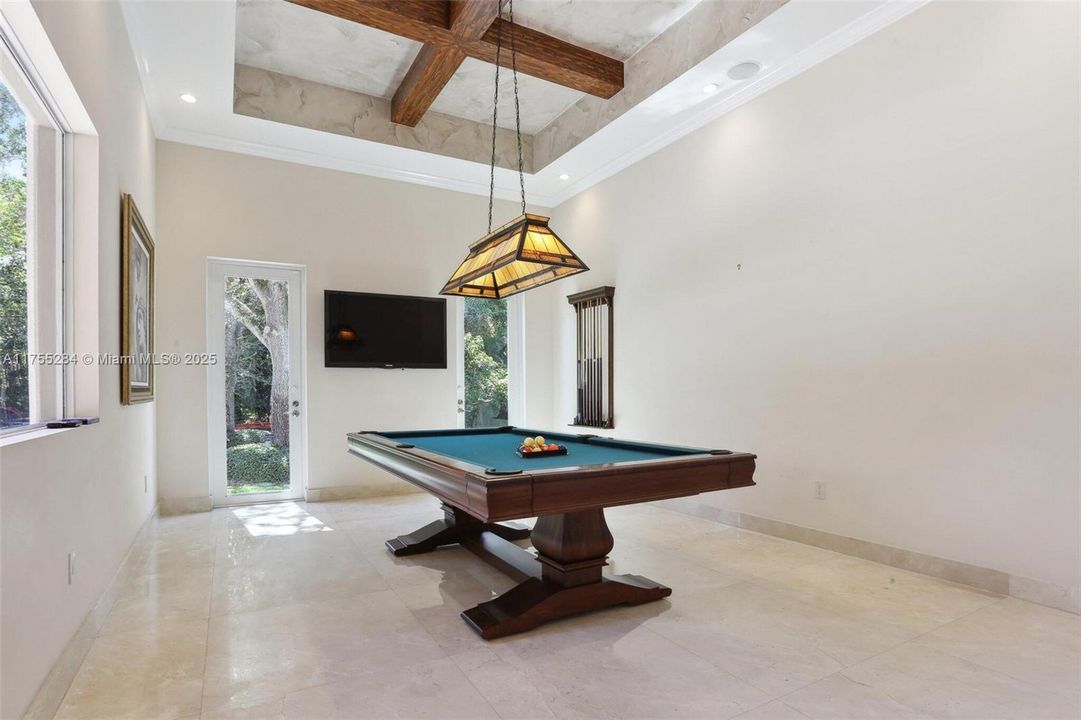 For Sale: $5,890,000 (7 beds, 8 baths, 9912 Square Feet)