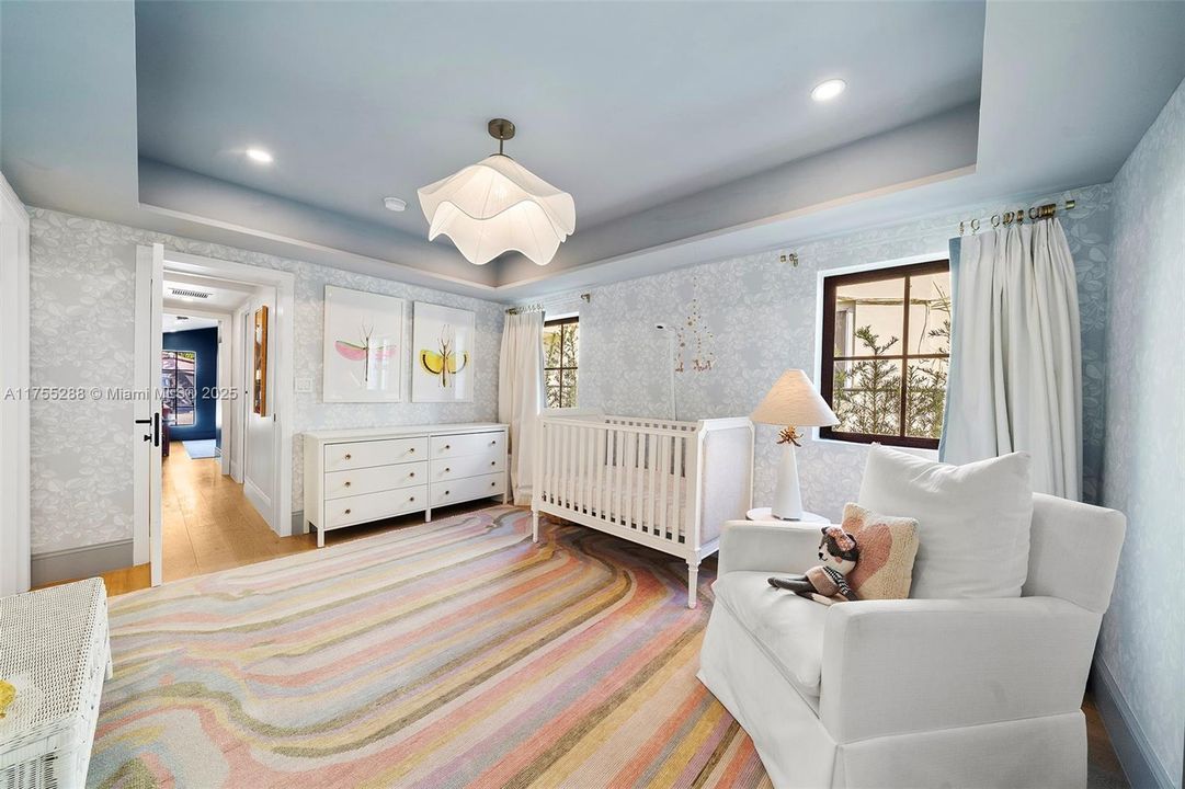 最近售出: $2,799,000 (3 贝兹, 3 浴室, 2681 平方英尺)