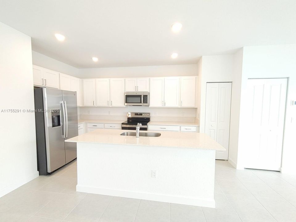 最近租的: $2,520 (4 贝兹, 2 浴室, 1820 平方英尺)