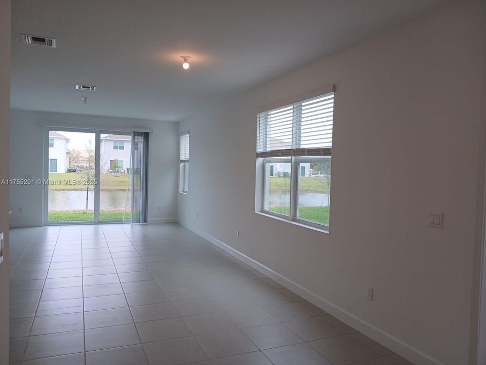 最近租的: $2,520 (4 贝兹, 2 浴室, 1820 平方英尺)