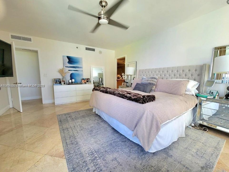 Vendido Recientemente: $1,075,000 (2 camas, 2 baños, 1782 Pies cuadrados)