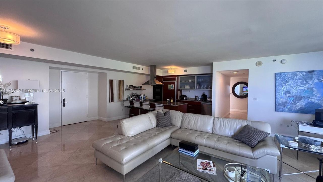 Vendido Recientemente: $1,075,000 (2 camas, 2 baños, 1782 Pies cuadrados)