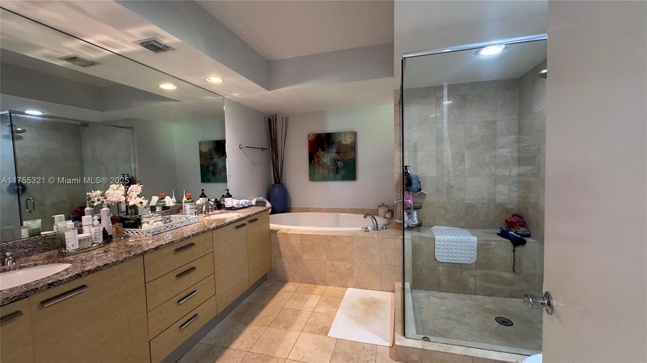 Vendido Recientemente: $1,075,000 (2 camas, 2 baños, 1782 Pies cuadrados)