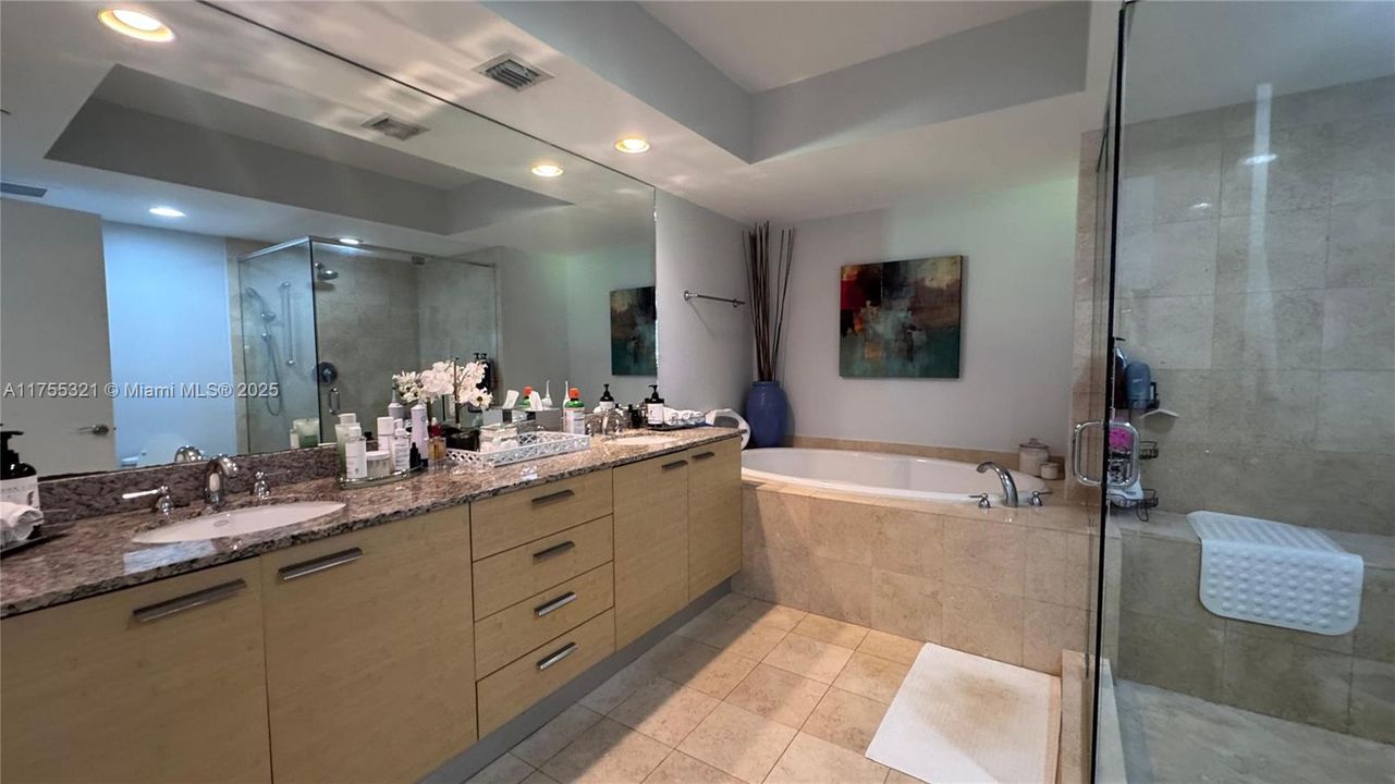 Vendido Recientemente: $1,075,000 (2 camas, 2 baños, 1782 Pies cuadrados)