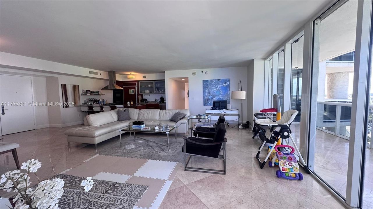 Vendido Recientemente: $1,075,000 (2 camas, 2 baños, 1782 Pies cuadrados)