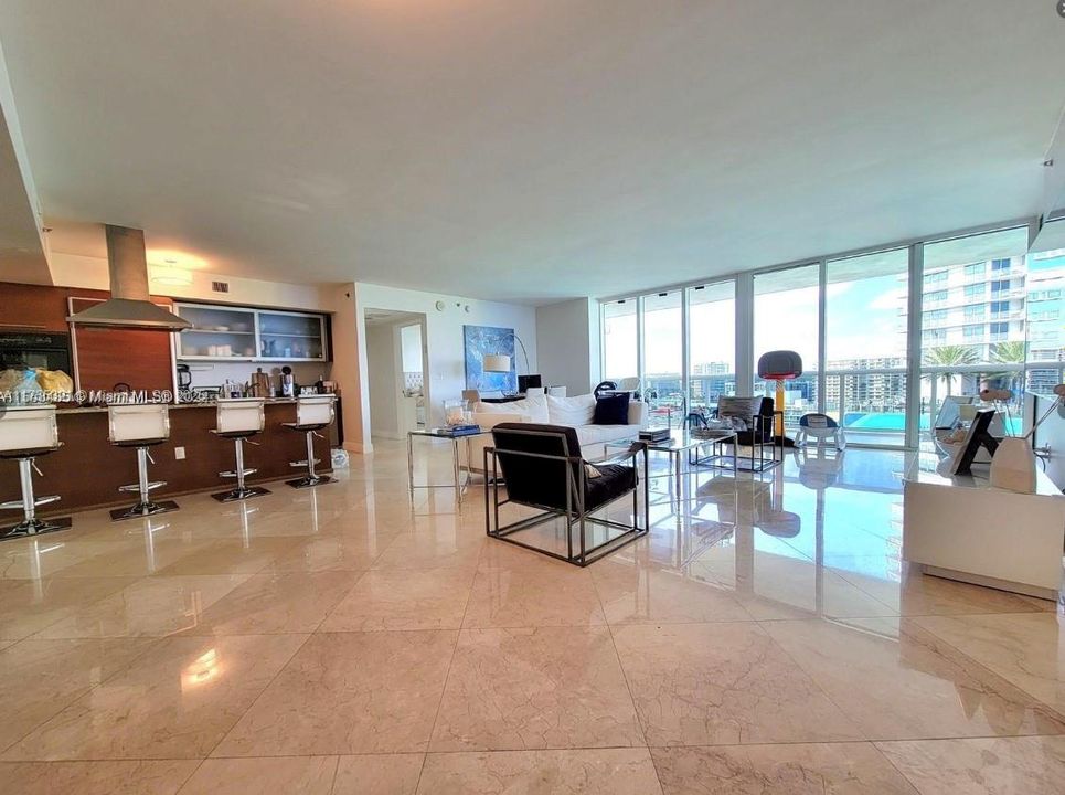 Vendido Recientemente: $1,075,000 (2 camas, 2 baños, 1782 Pies cuadrados)