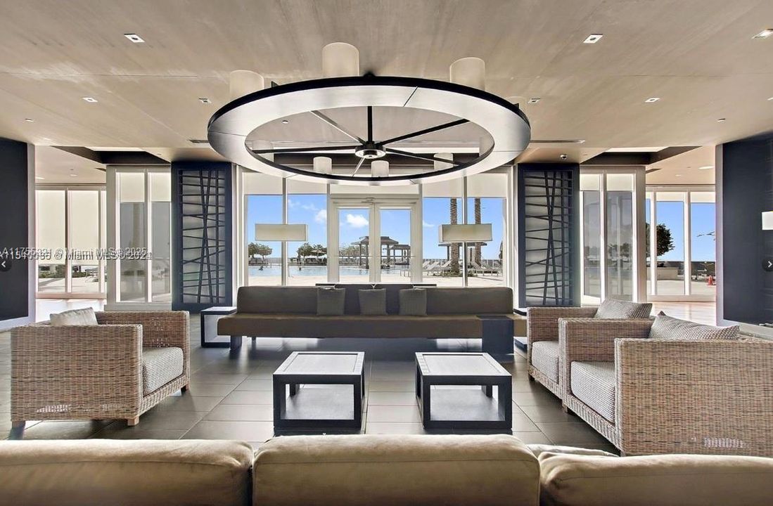 Vendido Recientemente: $1,075,000 (2 camas, 2 baños, 1782 Pies cuadrados)