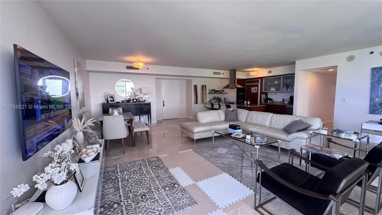 Vendido Recientemente: $1,075,000 (2 camas, 2 baños, 1782 Pies cuadrados)