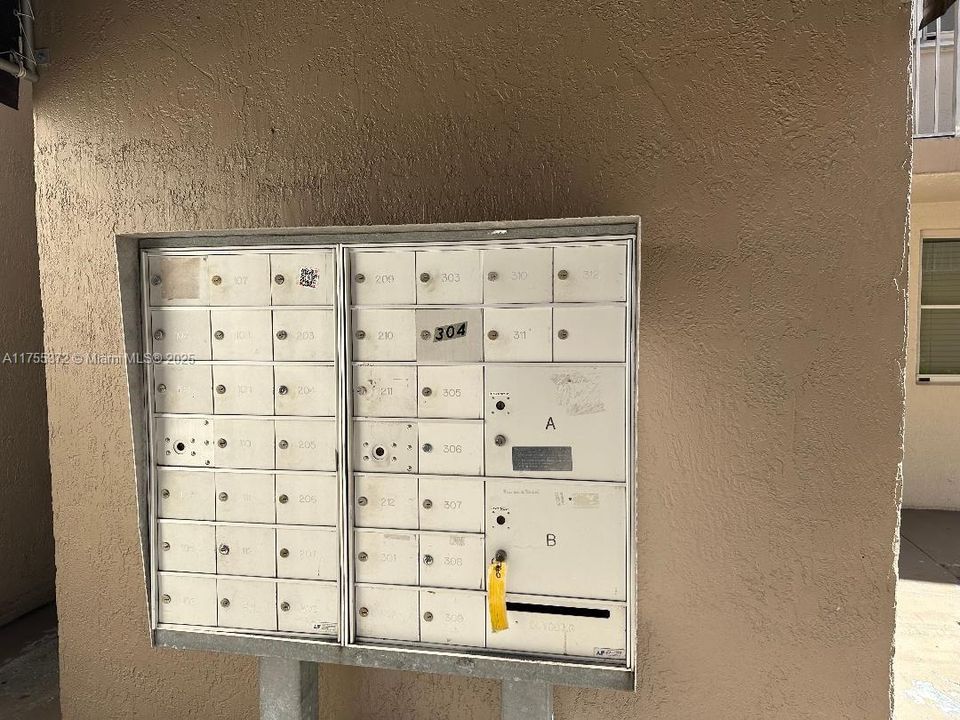 Recently Rented: $2,850 (3 beds, 2 baths, 1255 Square Feet)