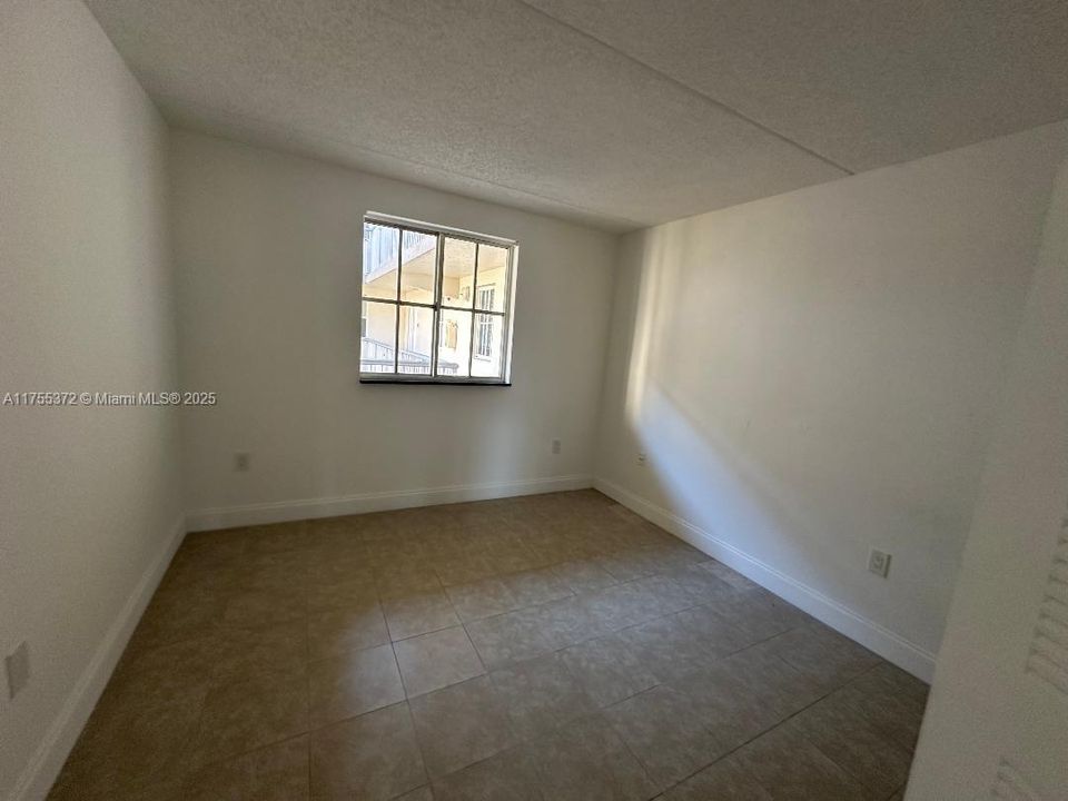 Recently Rented: $2,850 (3 beds, 2 baths, 1255 Square Feet)