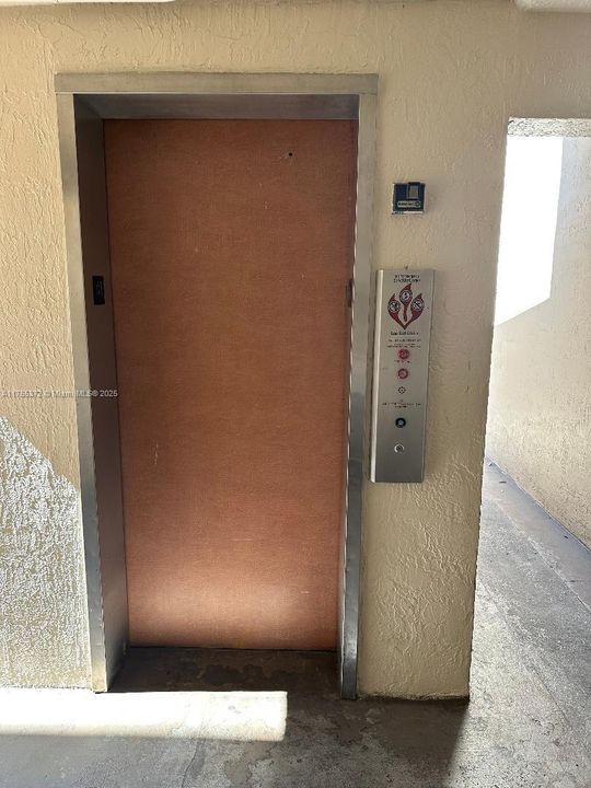 Recently Rented: $2,850 (3 beds, 2 baths, 1255 Square Feet)