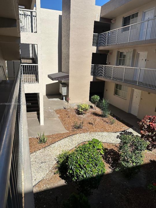 Recently Rented: $2,850 (3 beds, 2 baths, 1255 Square Feet)