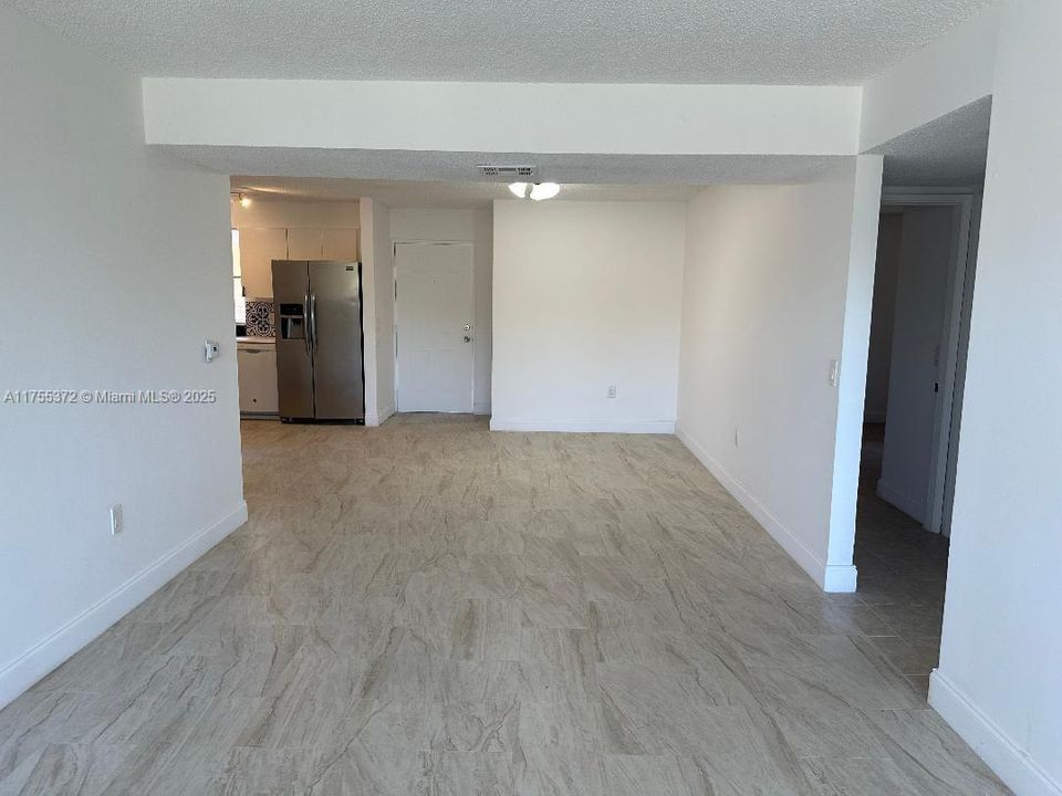 Recently Rented: $2,850 (3 beds, 2 baths, 1255 Square Feet)