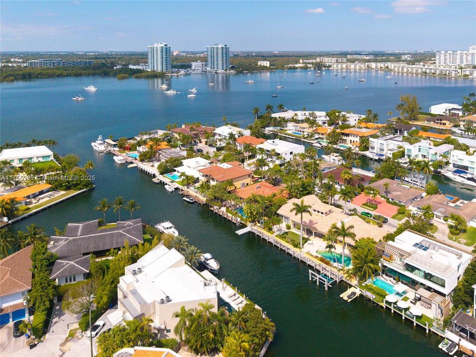 Recently Sold: $7,250,000 (6 beds, 6 baths, 5492 Square Feet)