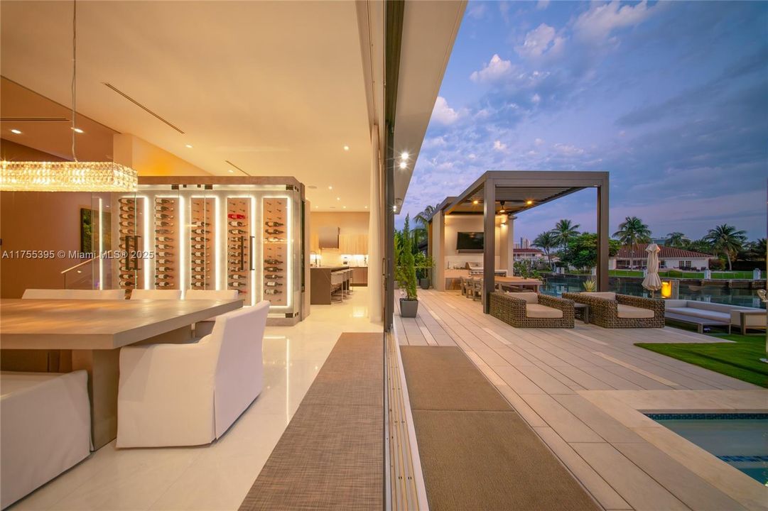 Recently Sold: $7,250,000 (6 beds, 6 baths, 5492 Square Feet)