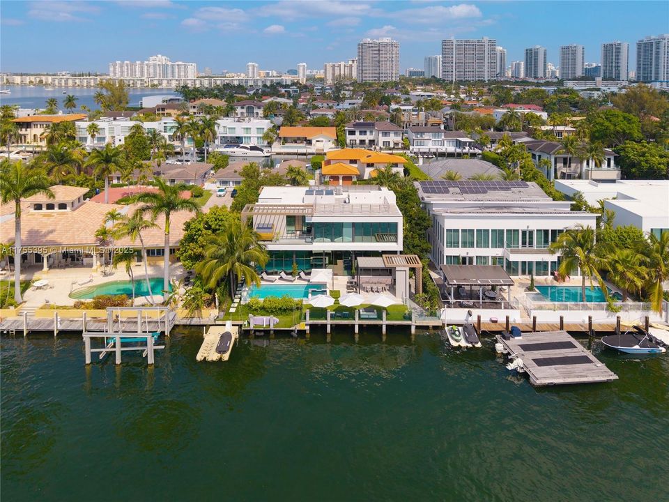 Recently Sold: $7,250,000 (6 beds, 6 baths, 5492 Square Feet)