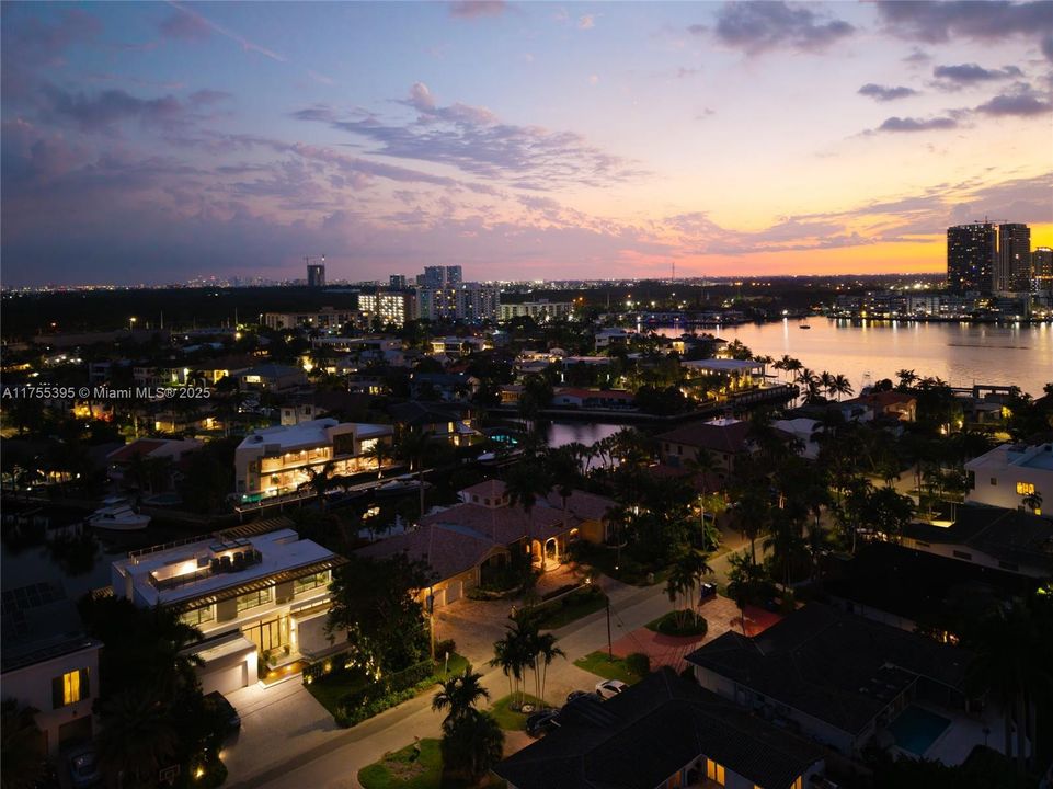 Recently Sold: $7,250,000 (6 beds, 6 baths, 5492 Square Feet)