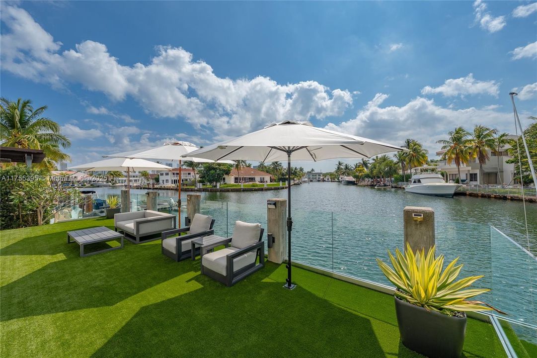 Recently Sold: $7,250,000 (6 beds, 6 baths, 5492 Square Feet)