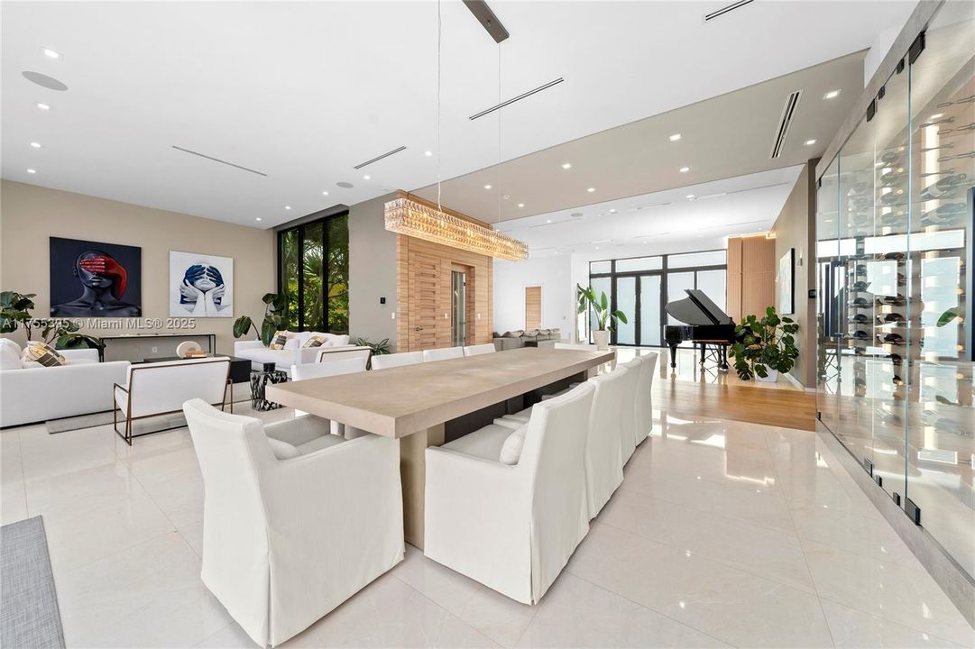 Recently Sold: $7,250,000 (6 beds, 6 baths, 5492 Square Feet)