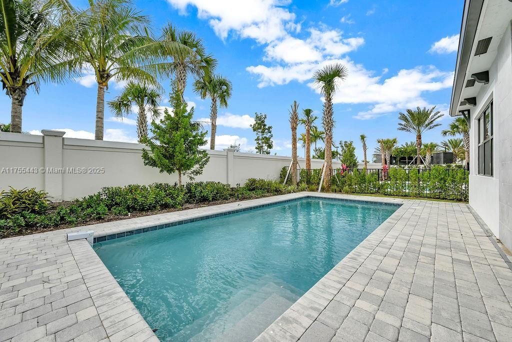 Recently Rented: $5,800 (3 beds, 3 baths, 0 Square Feet)