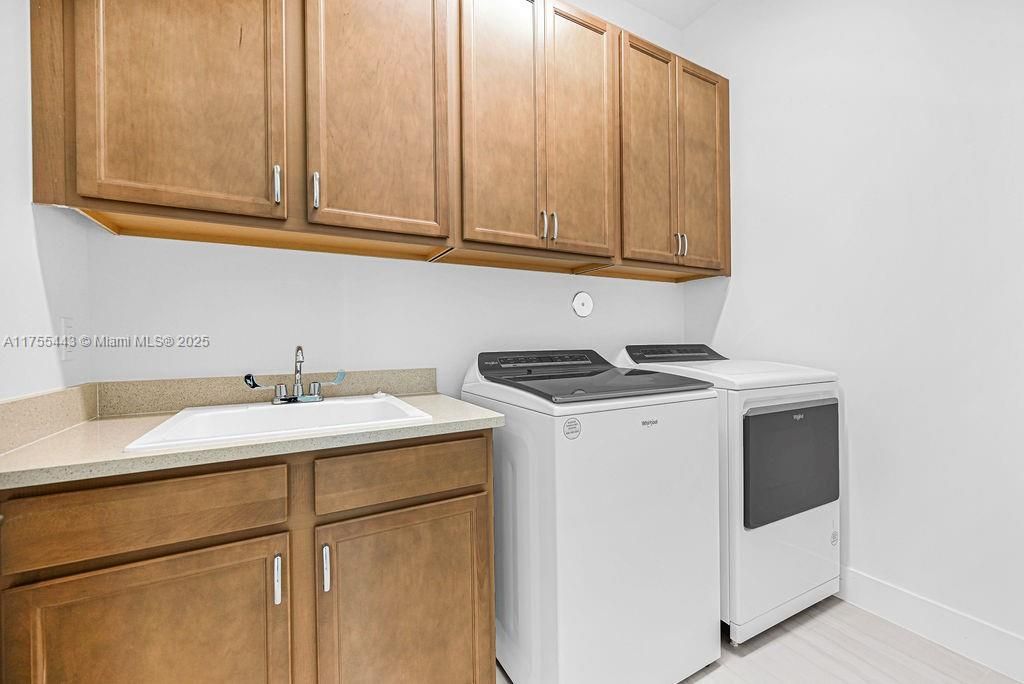 Recently Rented: $5,800 (3 beds, 3 baths, 0 Square Feet)