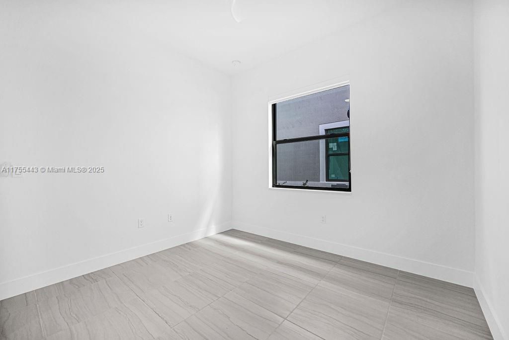 Recently Rented: $5,800 (3 beds, 3 baths, 0 Square Feet)