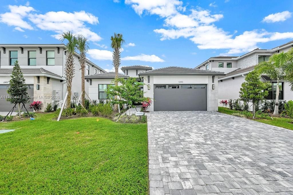 Recently Rented: $5,800 (3 beds, 3 baths, 0 Square Feet)