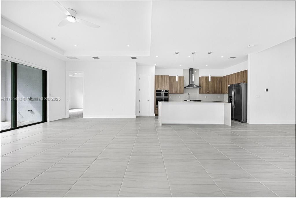 Recently Rented: $5,800 (3 beds, 3 baths, 0 Square Feet)