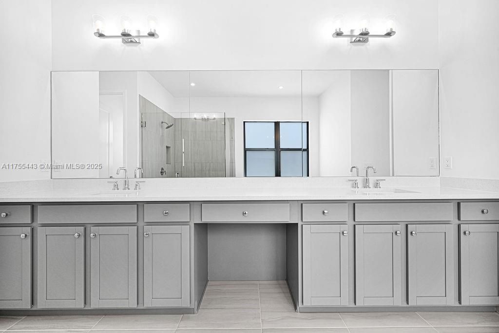 Recently Rented: $5,800 (3 beds, 3 baths, 0 Square Feet)